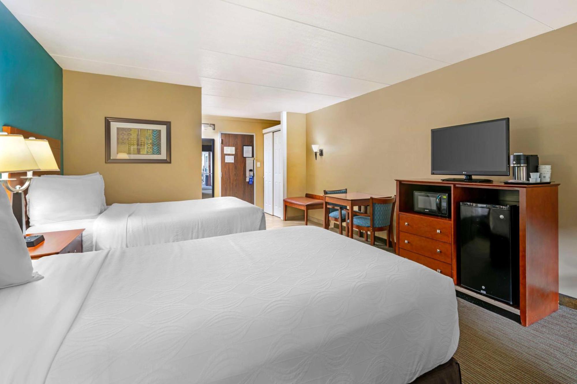 Best Western Plus Plattsburgh Exteriér fotografie