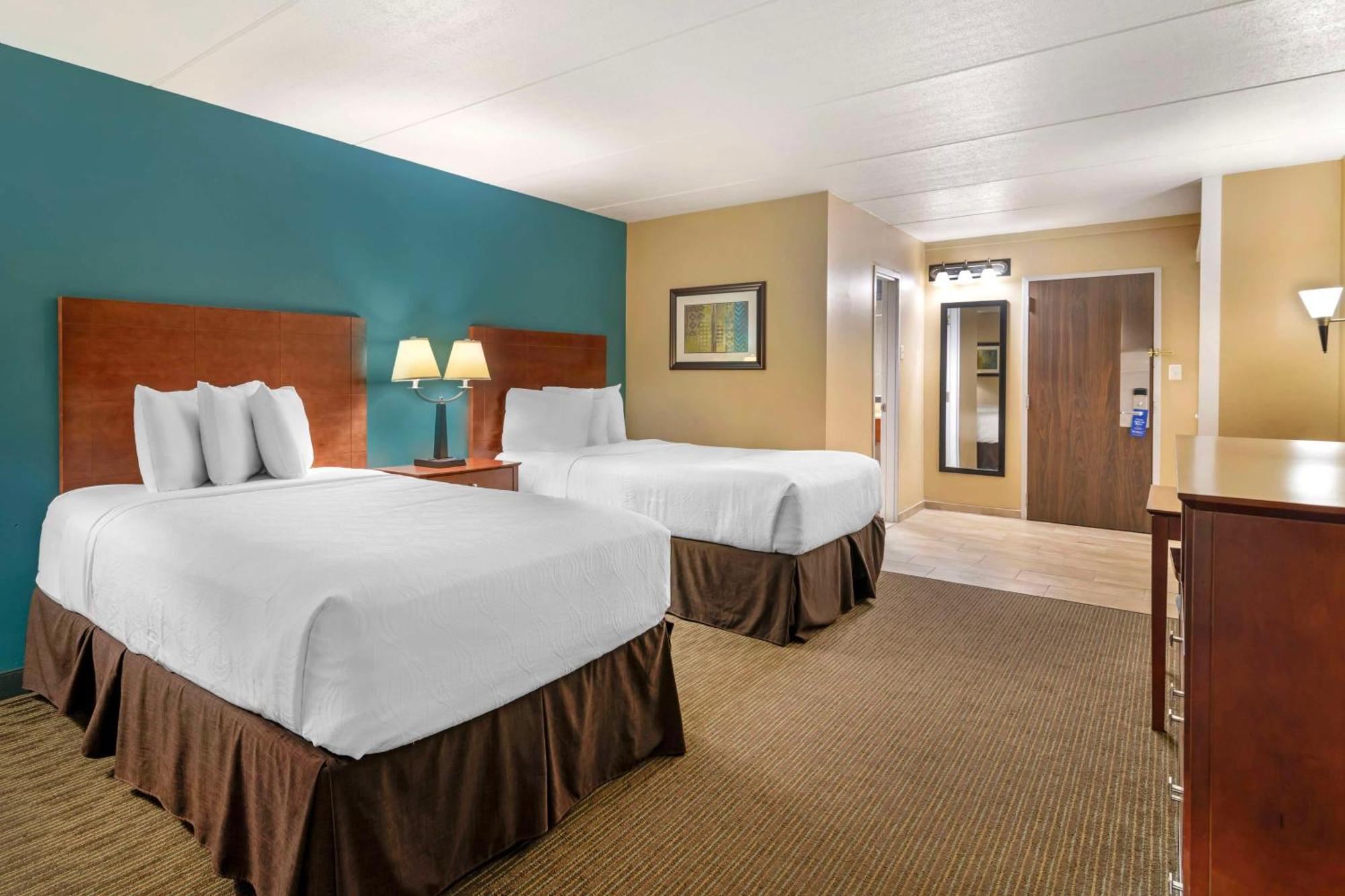 Best Western Plus Plattsburgh Exteriér fotografie