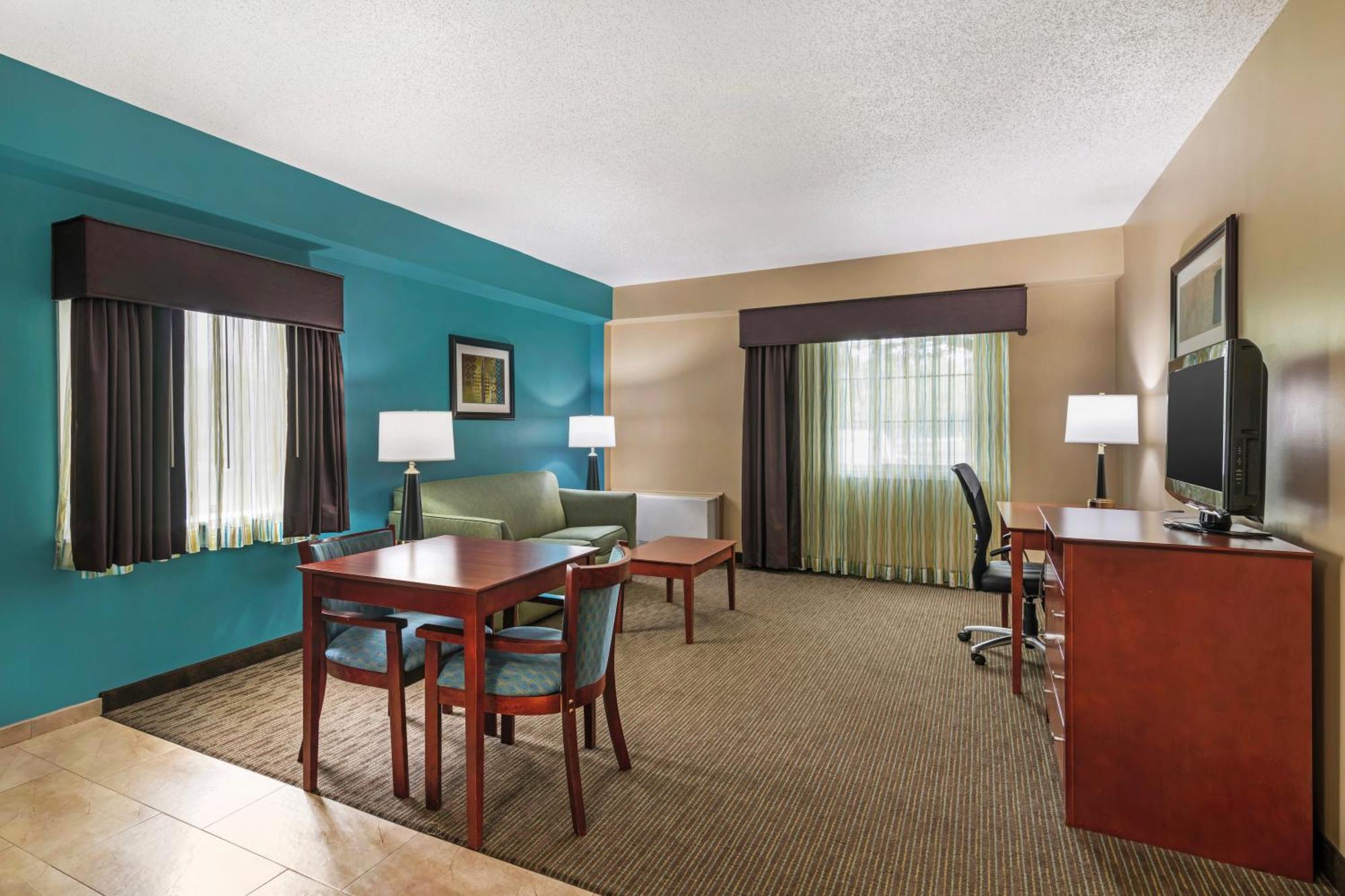 Best Western Plus Plattsburgh Exteriér fotografie